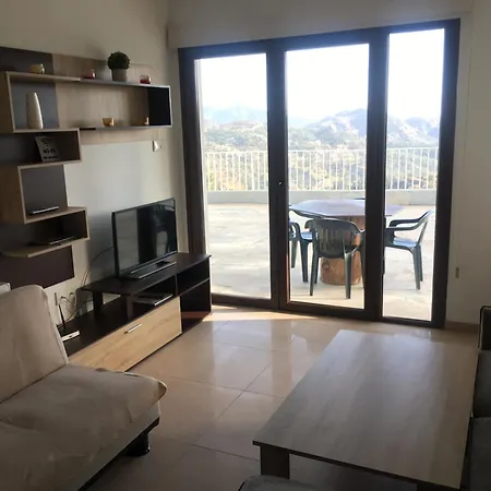 アパート Kyperounta Apartment