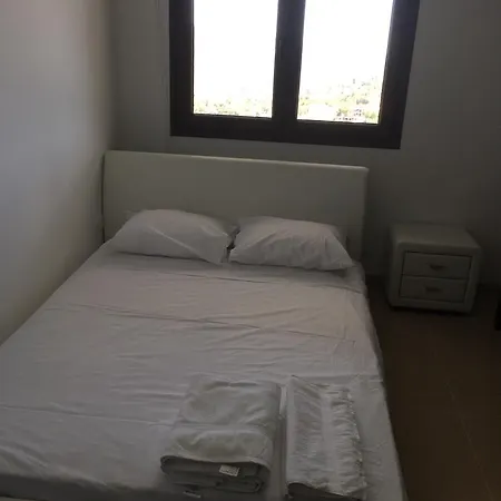 Lägenhet Kyperounta Apartment *